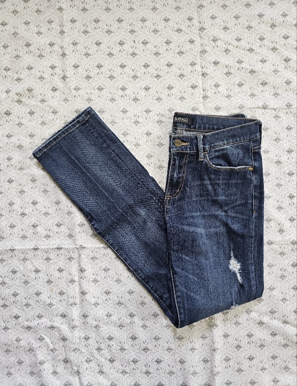 BUFFALO Distressed Jeans